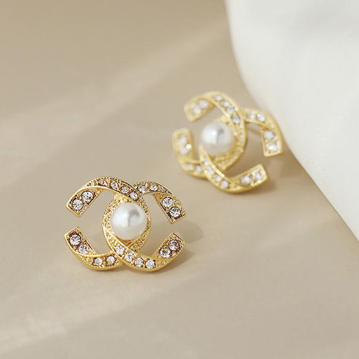 特卖55芭莎饰品高级感小香风珍珠耳钉网红双c耳环2020年新款潮冷淡风