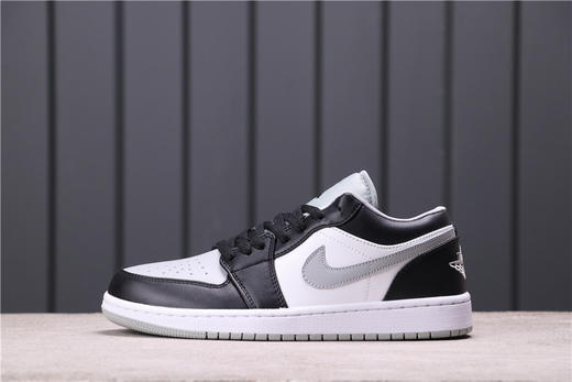 乔丹/Air Jordan aj1 AJ1 乔丹1代 乔1 乔1低帮系列 Air Jordan 1 Low “Light Smoke Grey” 货号：553558-039 乔1低帮灰黑脚趾 商品图0