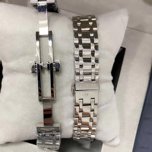 浪琴-Longines 全新黛绰维纳系列 精致两针半女士腕表  高端配置 搭配精准进口石英机芯   拱形双卜蓝宝石玻璃 316L精钢表带 
钻圈➕50 商品图7