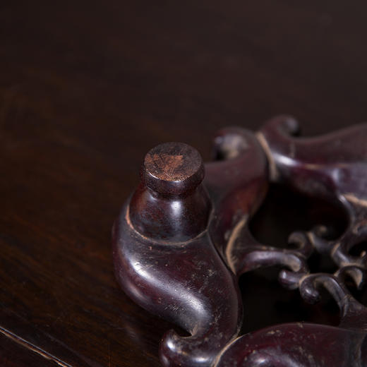 清代  红木菱角形三足器座 商品图4