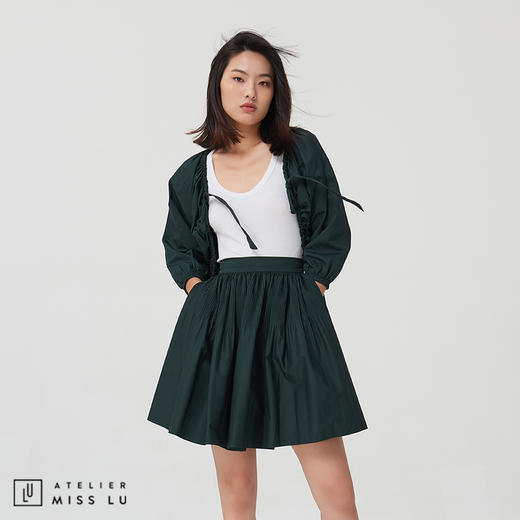 【鬼马女孩】深墨绿褶皱抽绳短款上衣外套 商品图3