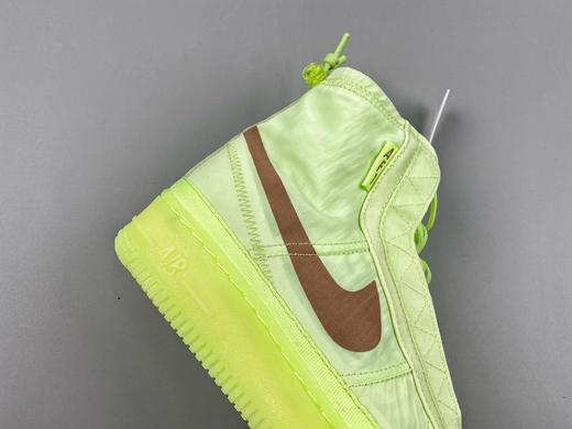 人气网红林露露同款 韩国之旅 时尚穿搭 Nike Air Force 1 Shell WMNS 荧光绿是专为女生打造的帅气空军机能新品鞋身采用保暖 商品图1