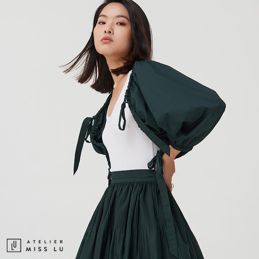【鬼马女孩】深墨绿褶皱抽绳短款上衣外套 商品图0