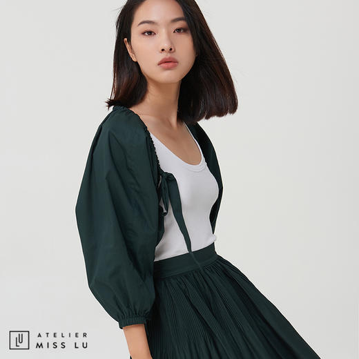 【鬼马女孩】深墨绿褶皱抽绳短款上衣外套 商品图2