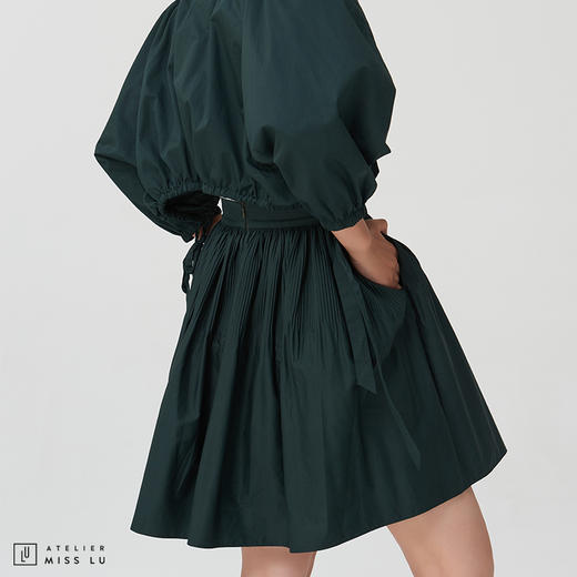 【鬼马女孩】深墨绿高腰褶皱嘭嘭嘭A字半裙 商品图2