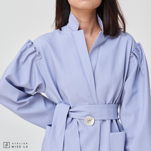 【不落俗“套”】浅湖蓝廓形袖OVERSIZE西装外套 商品图3