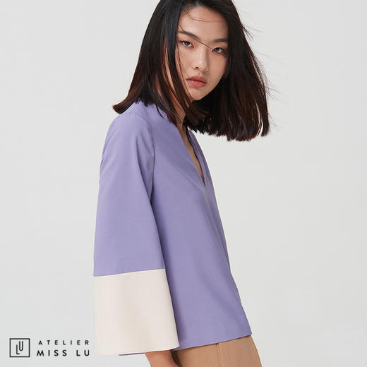 AtelierMissLu-【LESS IS MORE】 香芋紫拼色简洁款V领上衣 商品图1