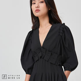 【宝藏ONE PIECE】黑色压褶V领设计感连衣裙