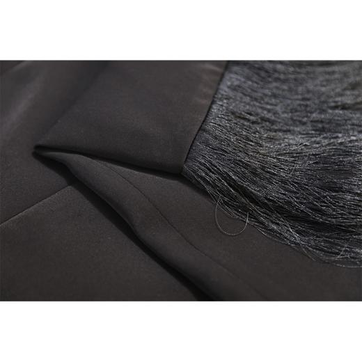 【不如跳舞】双层下摆倒V字流苏修身小黑裙 商品图4