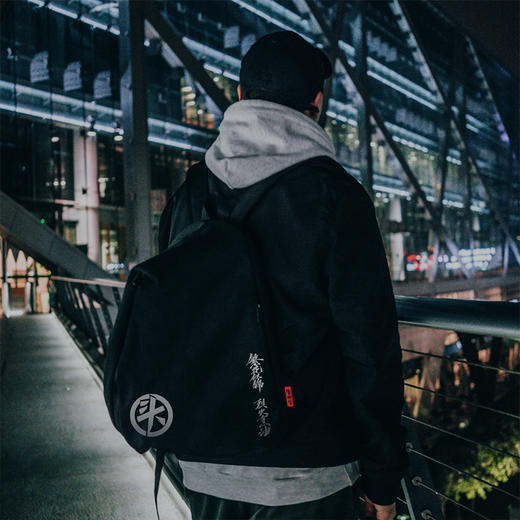 大头侃人 双肩背包 限量纪念款 大头信物 男女同款 商品图3