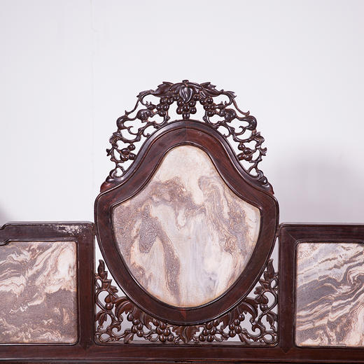 清代 红木镶云石葡萄纹贵妃榻 商品图1