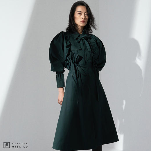 【吸睛狠角色】深墨绿系腰带利落风衣 商品图0