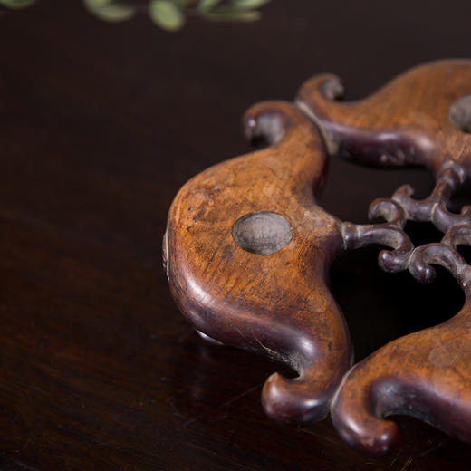 清代  红木菱角形三足器座 商品图2