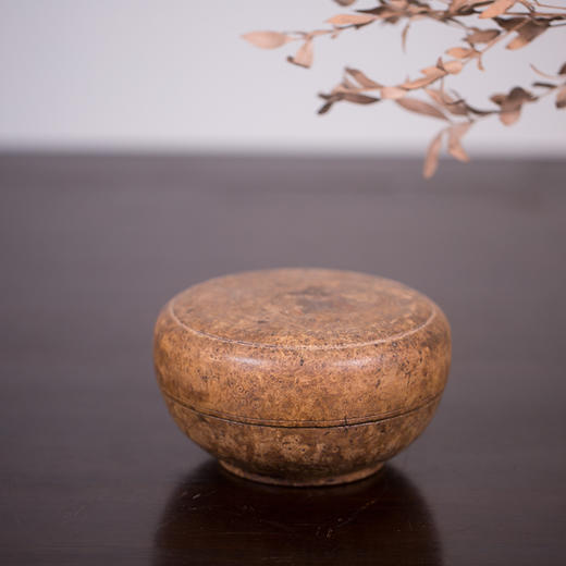 清代  瘿木一木整挖盖盒 商品图0