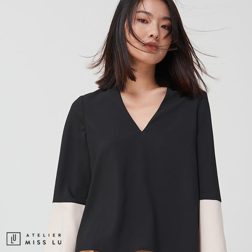 AtelierMissLu-【LESS IS MORE】 黑白拼色简洁款V领上衣 商品图1
