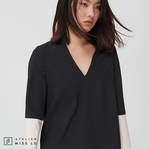 AtelierMissLu-【LESS IS MORE】 黑白拼色简洁款V领上衣 商品图3