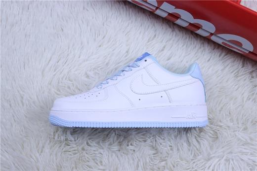 【真标公司货 原盒带配件 空军一号系列】耐克/NIKE 耐克空军低帮板鞋 白蓝 商品图0