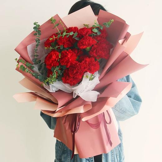 女神节红色康乃馨花束