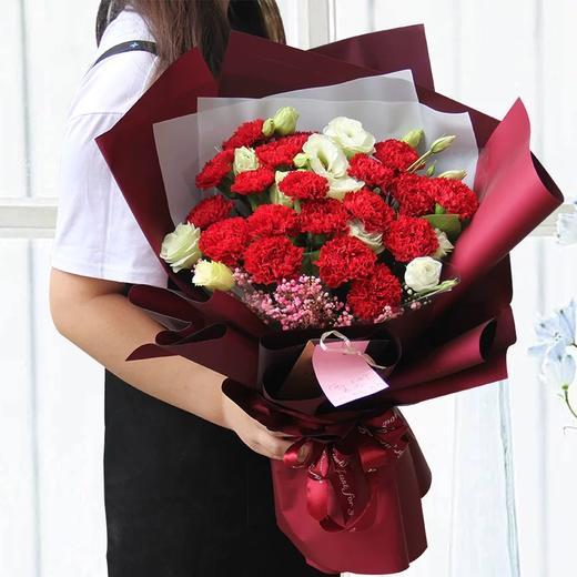 女神节红色康乃馨花束
