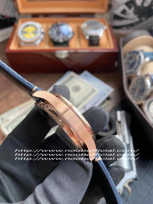 N 新款葡七IW500713整体深蓝色调，搭配玫瑰金表壳！高感展露无遗最新搭配的BV款编织皮带时尚气质倍增前后蓝宝石镜面搭载级52010克隆机芯 功能一致直径42mm 商品图8