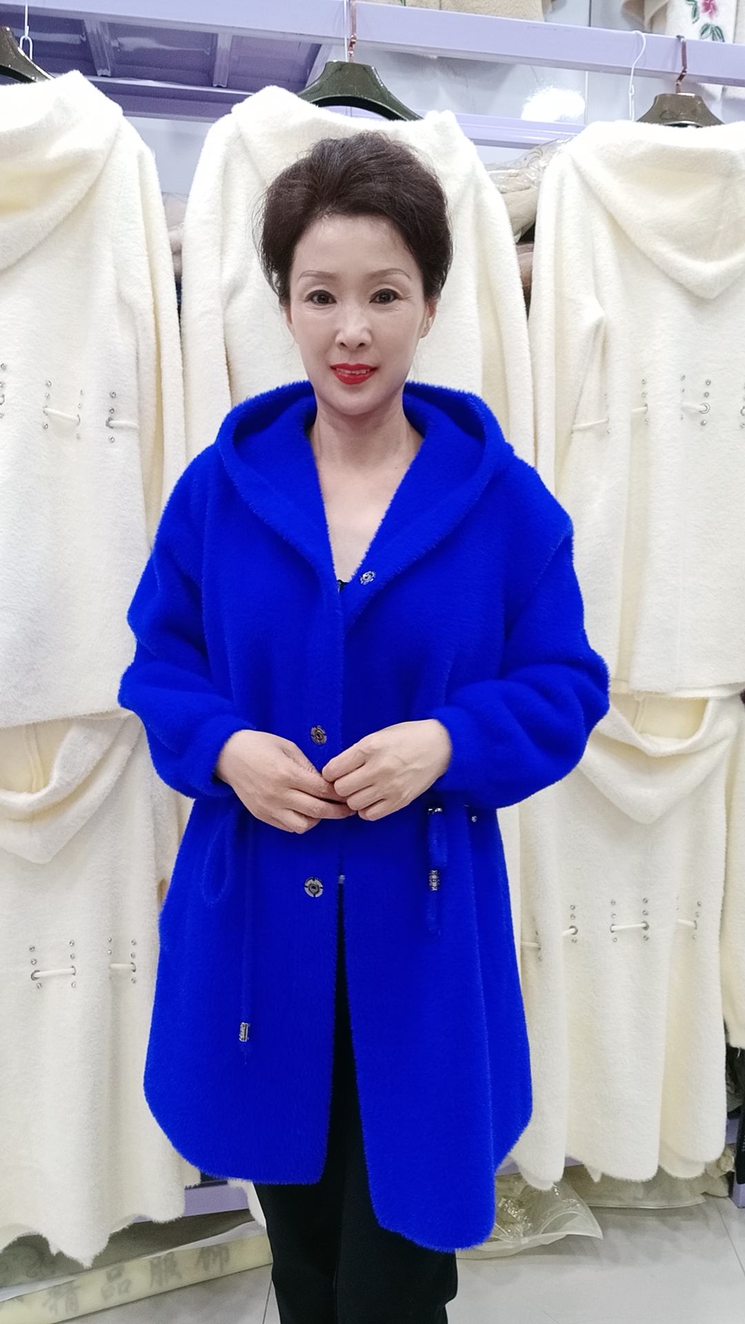 水貂绒外衣 - 春艳精品美服