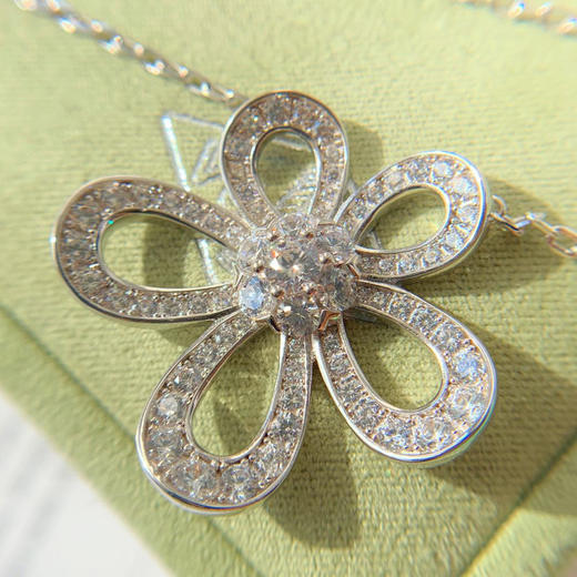 梵克雅宝vancleefarpelsflowerlace系列花朵满钻项链925纯银真空电镀