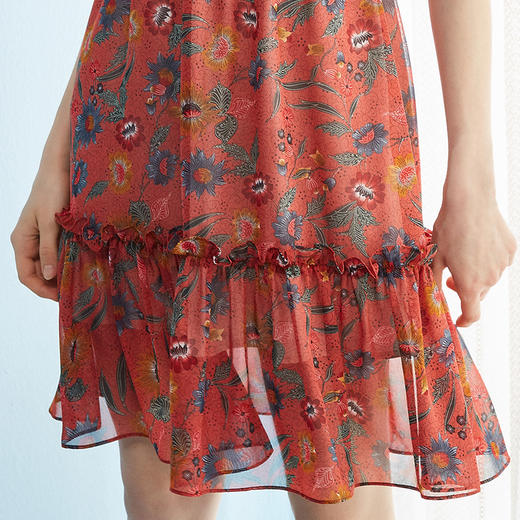 欧芮儿 夏装新款红色碎花雪纺连衣裙V领印花收腰a字中长款裙子07XLB3893 商品图4