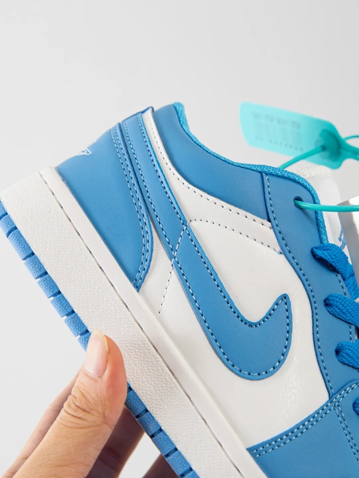 标志配色aj乔1北卡蓝unc低帮休闲篮球板鞋清爽治愈超百搭