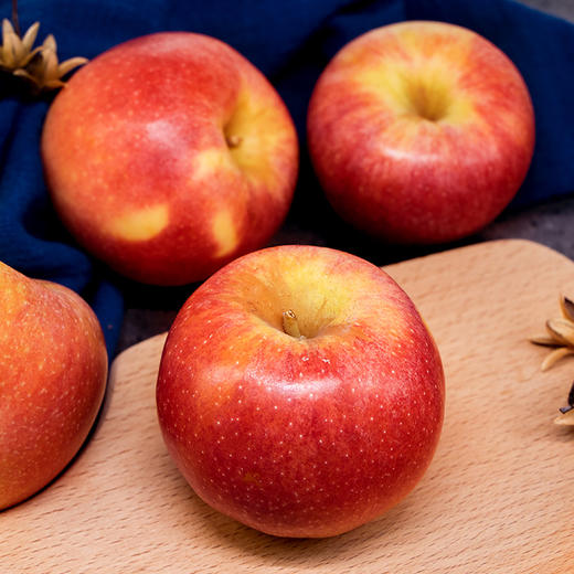 【顺丰直邮】甘肃精品皇家嘎啦苹果 5斤/10斤精品彩箱装 新鲜当季脆甜 商品图4