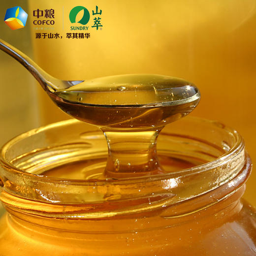 中粮山萃吉祥三宝蜂蜜礼盒 蜜源纯正 晶莹剔透 蜜香清甜 750g 商品图3