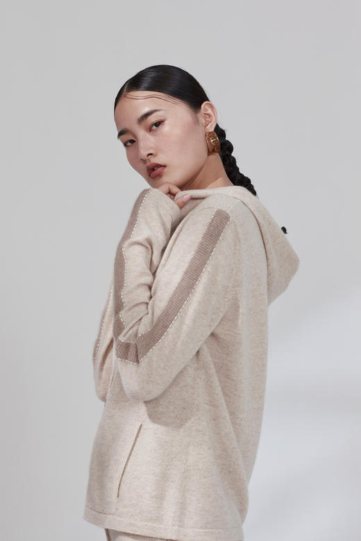 疗愈羊绒| 撞织带休闲连帽衫 SJF18W101N 商品图3