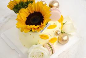 2020教师节：向日葵6寸加高戚风蛋糕，4层戚风胚+3层夹心，夹心默认火芒，其他请备注！均配送贺卡、蜡烛