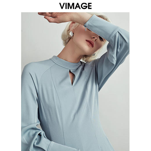 VIMAGE纬漫纪秋款时尚舒适修身显瘦纯色百搭A摆连衣裙女V1407019 商品图3