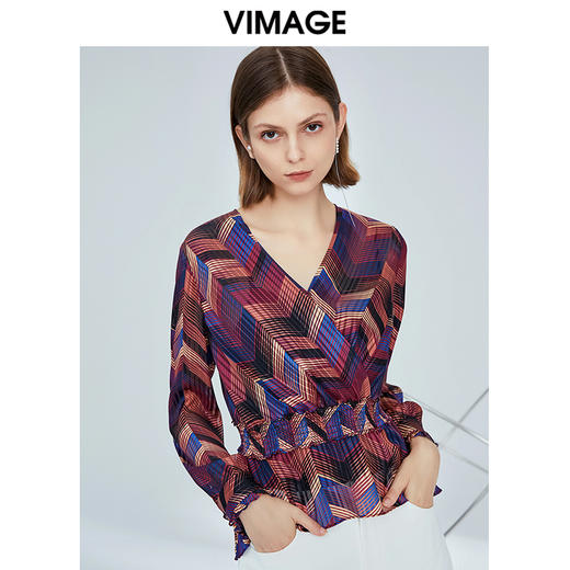 VIMAGE纬漫纪夏季新款时尚休闲几何图案V领显瘦雪纺上衣女薄V1213818 商品图0