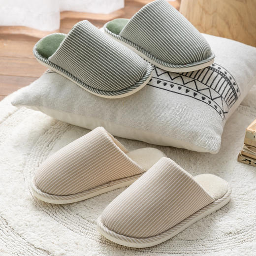 老米优品 / 怕冷星人们，一定要给全家都买起来！《颜值和实用性均在线的保暖拖鞋》来啦！拍2送价值29元敲暖雪地袜❤ 柔软，防滑，任意折叠不变形！男款女款。 商品图8