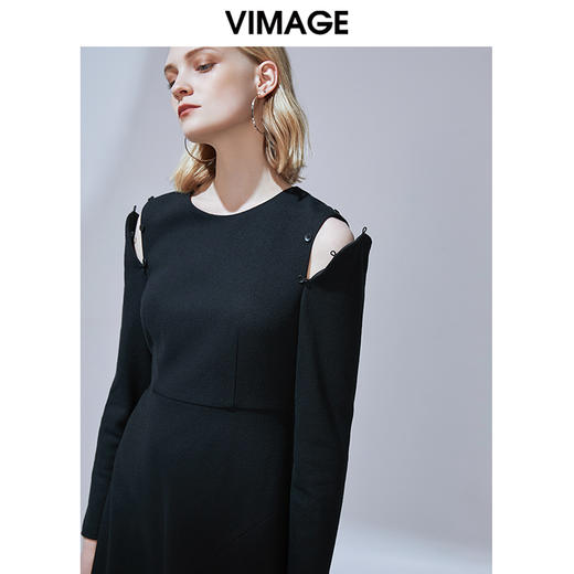 VIMAGE纬漫纪秋款纯色百搭显瘦收腰不规则下摆连衣裙女V1407021 商品图0