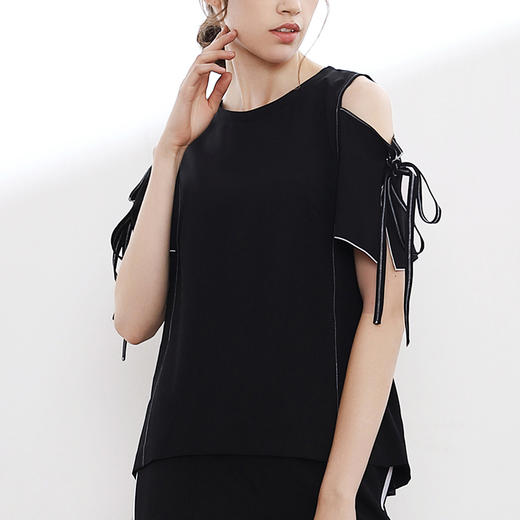 VIMAGE纬漫纪夏季新款女装时尚原创设计个性抽绳露肩修身上衣T恤V913542 商品图3