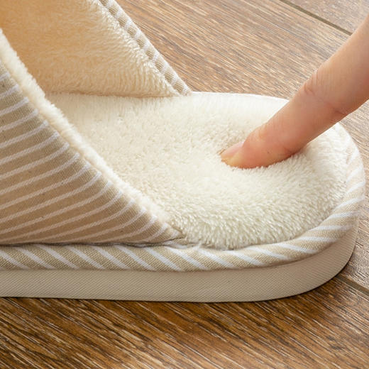 老米优品 / 怕冷星人们，一定要给全家都买起来！《颜值和实用性均在线的保暖拖鞋》来啦！拍2送价值29元敲暖雪地袜❤ 柔软，防滑，任意折叠不变形！男款女款。 商品图10