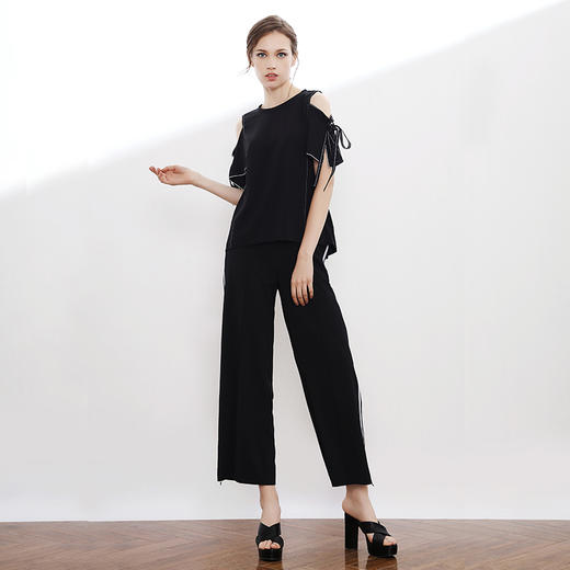 VIMAGE纬漫纪夏季新款女装时尚原创设计个性抽绳露肩修身上衣T恤V913542 商品图2