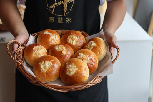 现烤面包—日式咸蛋流沙（原价15特价9.9，仅限明天11月9日下午四点后到店自提） 商品图0