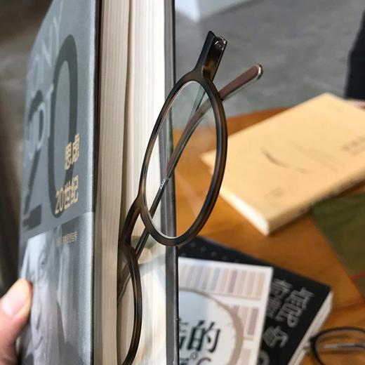 新品5mm超薄书签花镜 德国I NEED YOU 超轻时尚便携 男女老花镜 商品图4