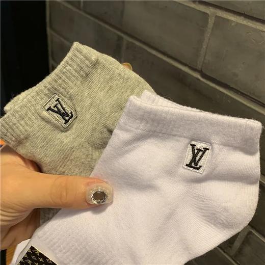 礼盒装一盒5双lv情侣款纯棉袜子吸汗透气柔软舒适