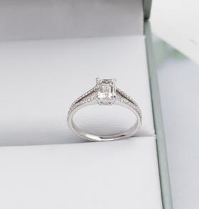 18K钻石戒指(1CT)