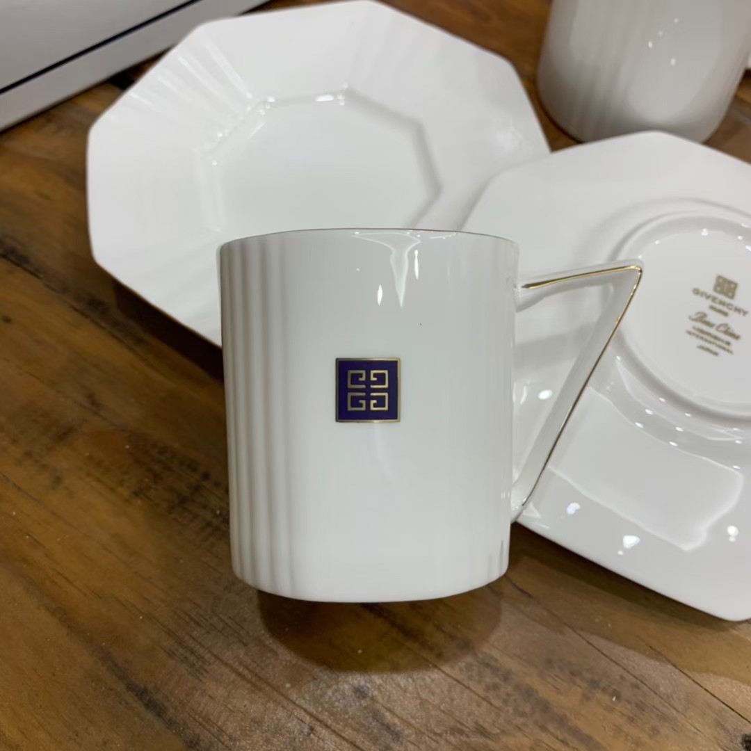 纪梵希咖啡杯一对