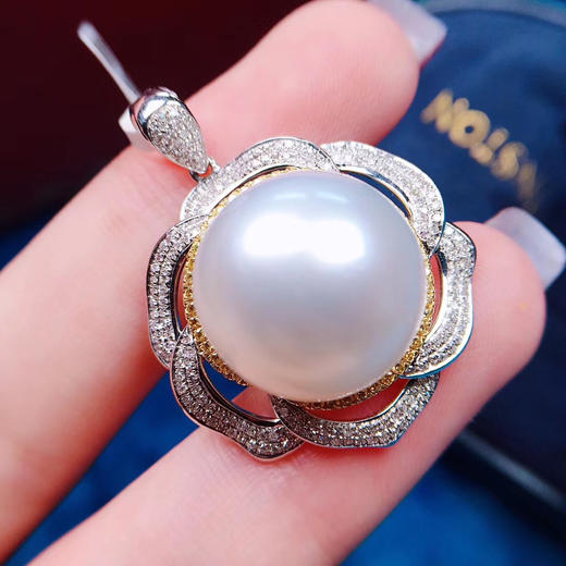 【天然澳白珍珠吊坠】18k金镶嵌钻石,花瓣设计超大气 珠径15-16mm