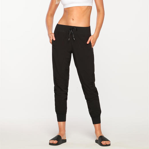 【清仓秒】澳洲Lorna Jane STUDIO ACTIVE PANT七分裤  LB0246（清仓产品，收货7天内支持调货、不退款） 商品图0