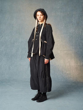 Renlisu 灰黑色毛线刺绣斜襟短外套