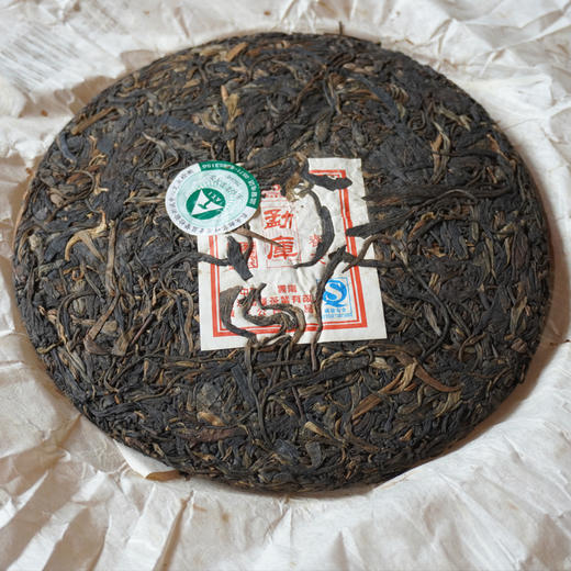 2006年勐库春尖生茶400克一片 源自冰岛制茶世家勐库戎氏 勐库经典代表茶品 商品图4