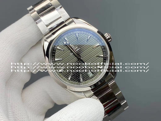 VS 2020新品:绿海马150米柚木盘来了！绿色在腕表圈是一个特别的颜色，它极富生命力，给人无限希望，绿荫葱葱、万物复苏。 商品图1