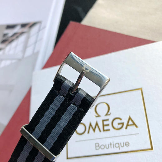 经典欧米茄OMEGA 北约"指挥官"限量版
海马系列300米潜水机械腕表
机芯：搭载进口原装西铁城全自动机械机芯 商品图8